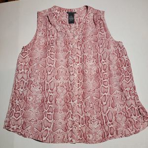 Chelsea & Theodore No Sleeve Blouse Maroon Snake Skin Full Button - Size XL